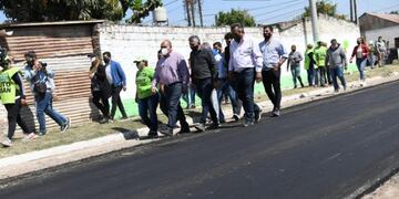 Manzur recorrió obras en Villa Muñecas.
