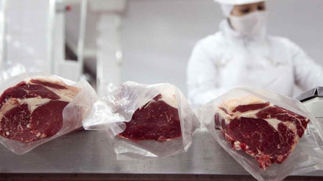 Las exportaciones se llevan alrededor del 25 por ciento de la producción de carne bovina en Argentina.