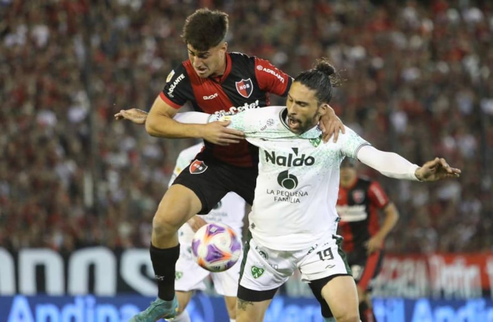 Newell’s hizo poco y Sarmiento le ganó con el tiro libre de una falta fantasma