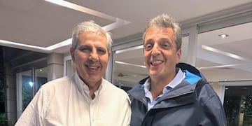 El presidente de Primero Jujuy, Carlos Haquim, junto al candidato presidencial de la alianza Unión por la Patria, Sergio Massa, en reciente encuentro en Tucumán.