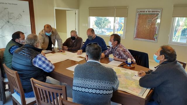 El Intendente Carlos Sánchez se reunió con miembros de la Comisión Vial