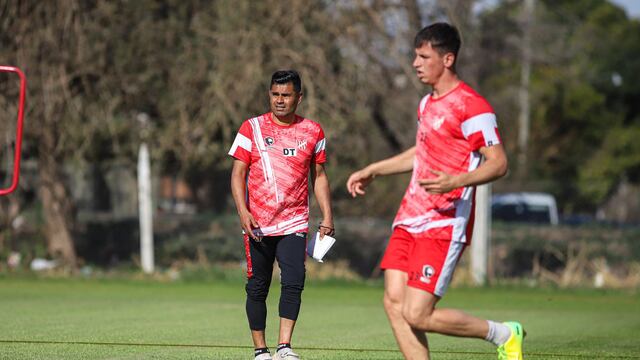 El Capé Sarría vuelve a dirigir a Instituto, con cambios para recibir a All Boys este lunes (Prensa Instituto).