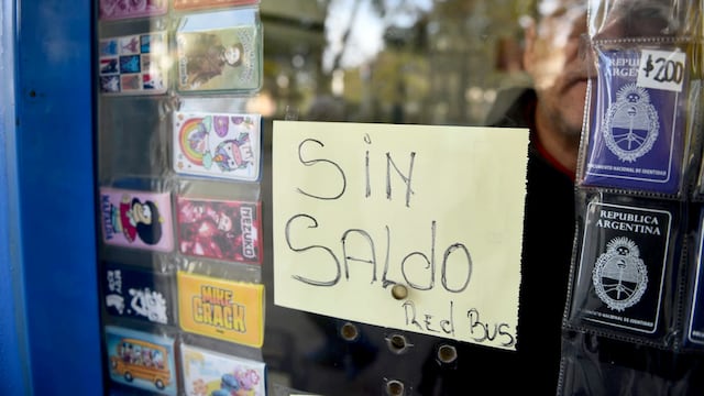 Red Bus sufrió este jueves por la tarde un ataque informático que impide renovar el saldo de los puntos de recarga. (José Hernández / La Voz)