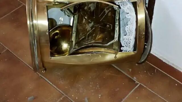 Profanaron una capilla en Malagueño y hasta se llevaron el vino de misa. Gentileza: Carlos Paz Vivo.