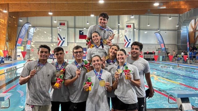 Maximiliano Meubry logró medalla de plata en Relevo 4x100 libre masculino