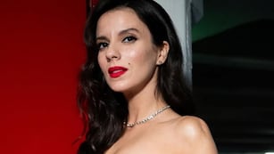 Gime Accardi cumplió 40 años y lo festejó con un vestido rojo pasión con transparencias que dejó sin palabras a sus fans