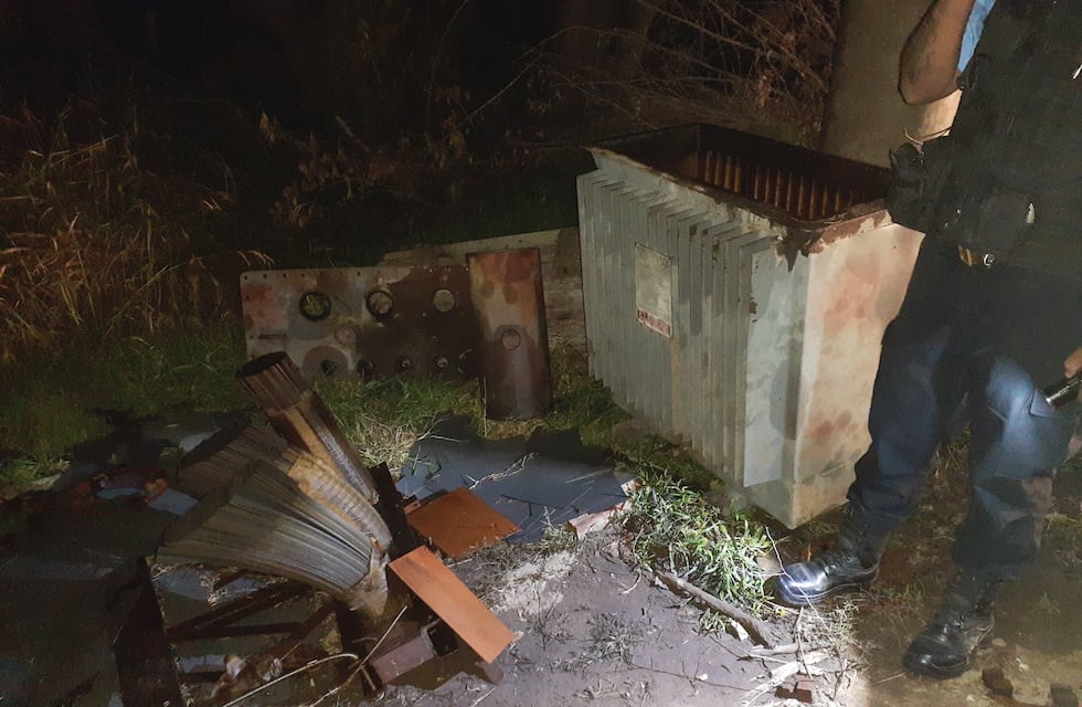Otra vez destruyeron un transformador para robar el cobre