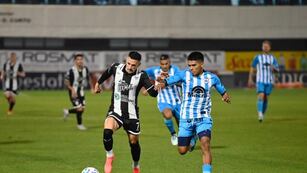 Francisco Maidana fue la pieza que sacrificó el DT Matías Módolo para poner un arquero de relevo cuando Gimnasia y Esgrima de Jujuy perdió a Milton Álvarez por una controvertida expulsión.