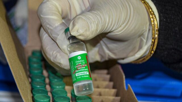 La vacuna fabricada por AstraZeneca estará en suelo puntano próximamente.