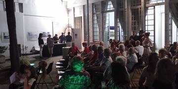 Lecturas y música en el Patio del Museo Histórico
