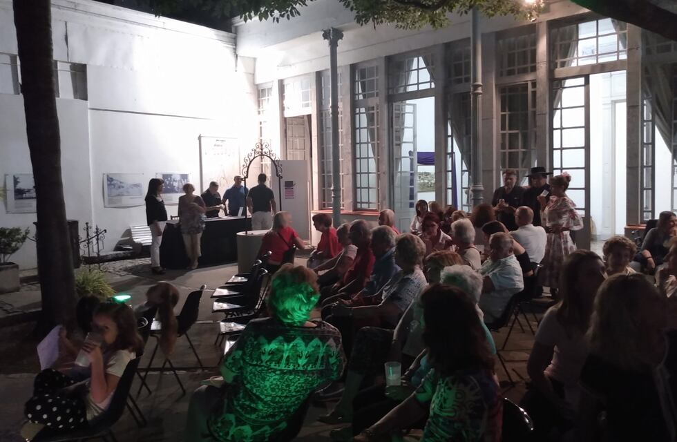 Jueves de lecturas y música en el Patio del Museo Histórico