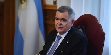 El gobernador alertó sobre el impacto en las exportaciones tucumanas, pero pidió esperar el encuentro entre Milei y Trump.