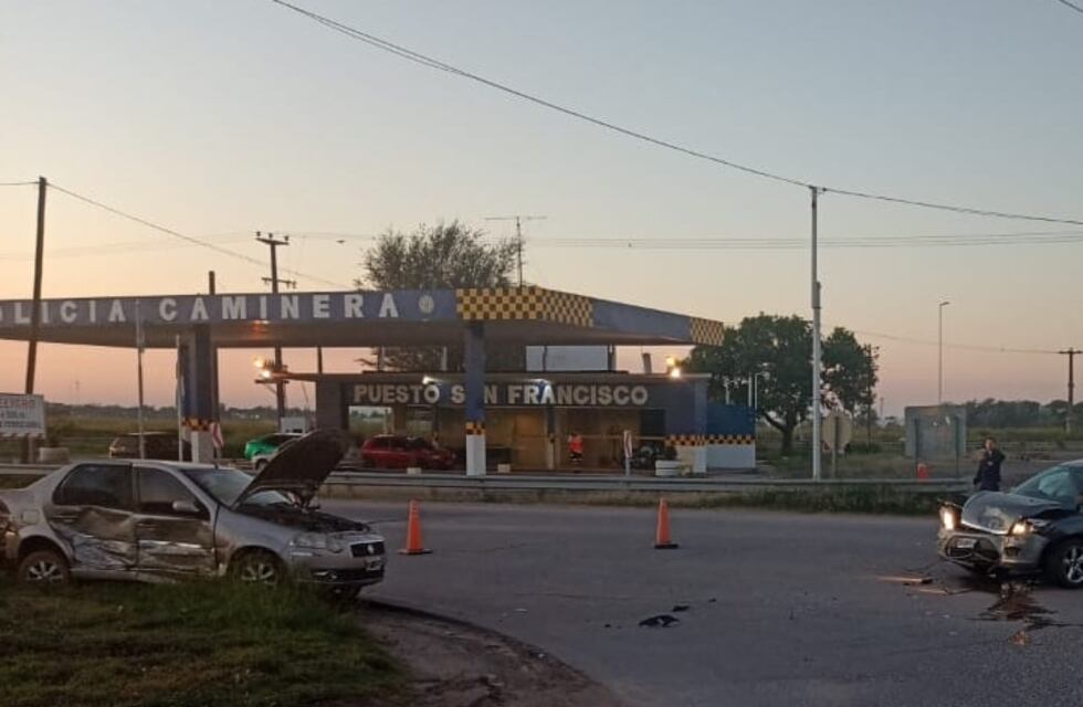 Accidente en el cruce de las rutas 1 y 158