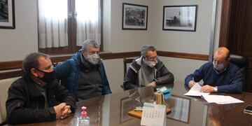 Se firmó un nuevo convenio con vecinos de Claromecó para la pavimentación de calles