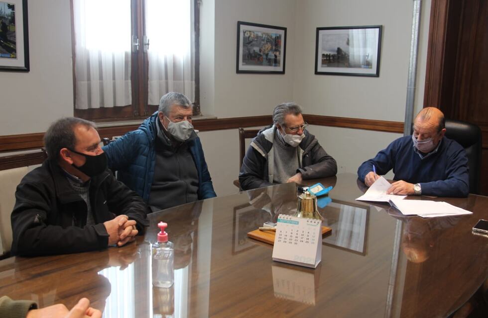 Se firmó un nuevo convenio con vecinos de Claromecó para la pavimentación de calles