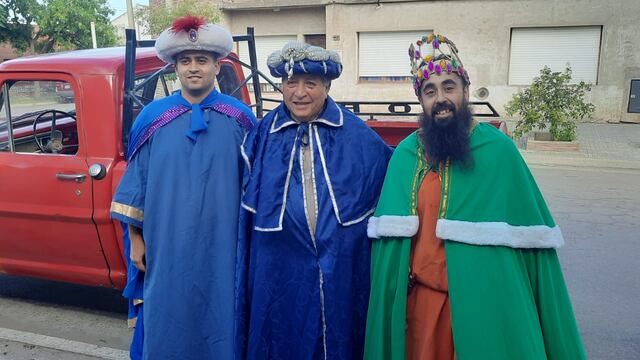 Los Reyes Magos de Punta Alta fueron recibidos por una multitud de niños