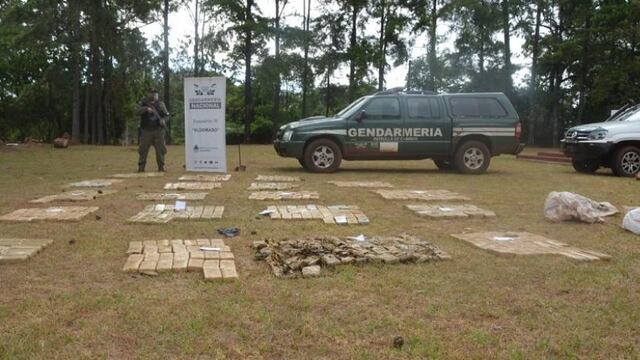 Gendarmería Nacional decomisó más de una tonelada de droga en Puerto Esperanza.