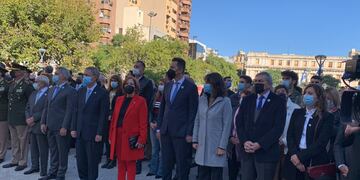 Schiaretti y Llaryora en el izamiento de la bandera en el marco del acto oficial por los 40 años de la Guerra de Malvinas (Desarrollo Social).