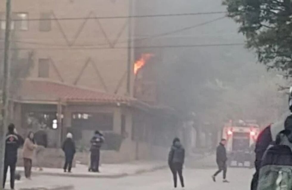 Se incendió un hotel en Capilla del Monte y los daños fueron totales