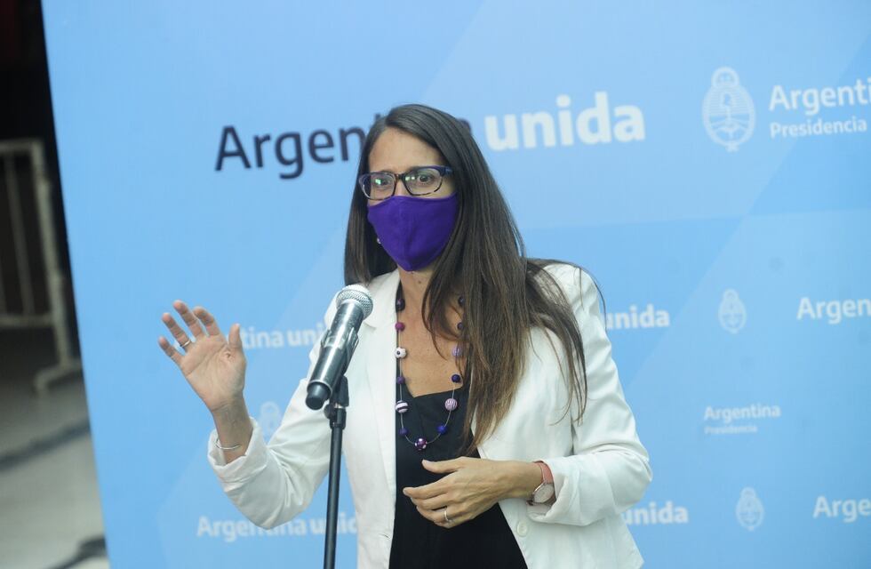 Elizabeth Gómez Alcorta: “Sería un sinsentido no invitar a Gildo Insfrán”