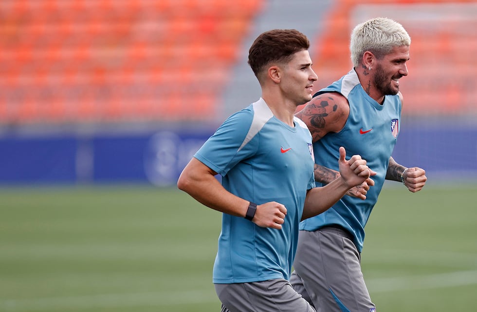 ¿Sigue los pasos de De Paul?: el video de Julián Álvarez y “el Motorcito” que evidencia su buena relación