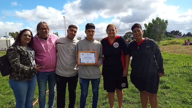 Emotivo homenaje a Verónica Parada en el comienzo del torneo de Fútbol Femenino.