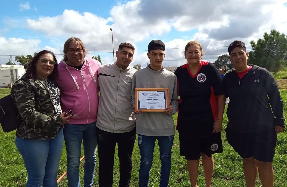Fútbol Femenino: dos ganadores y un emotivo homenaje en la primera fecha del torneo local