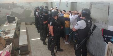 Encontraron celulares y facas en la Alcaidía de Rafaela