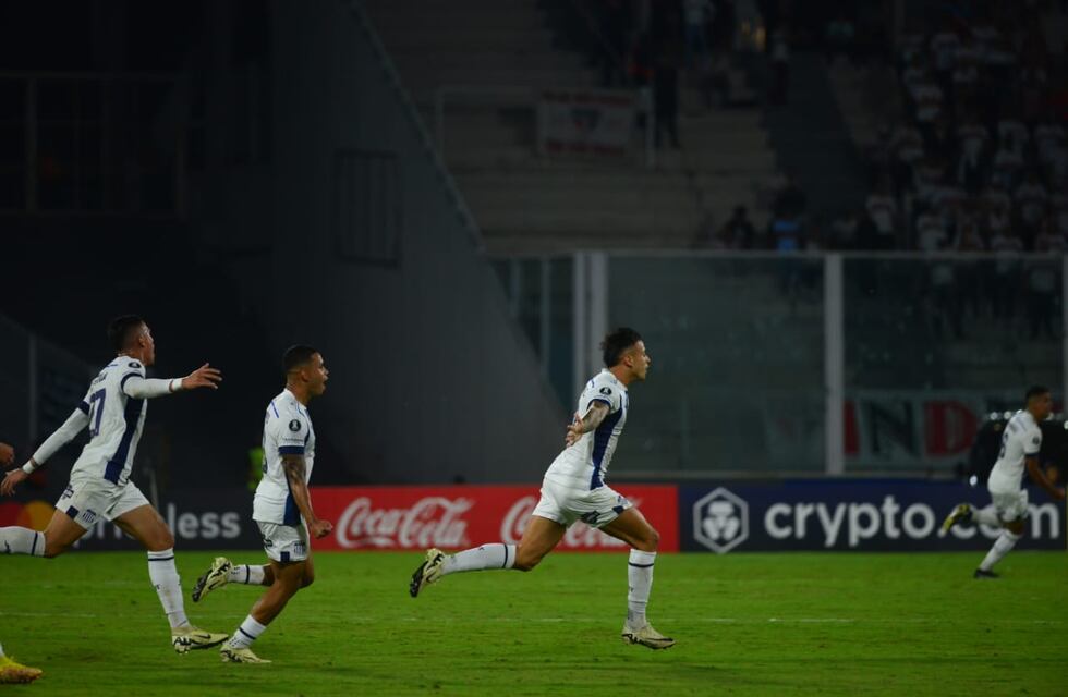 Entró por Sosa en Talleres y al filo del primer tiempo abrió el marcador ante San Pablo