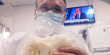 Mostró la comida que le dan a los médicos de guardia en Chaco y generó repudio