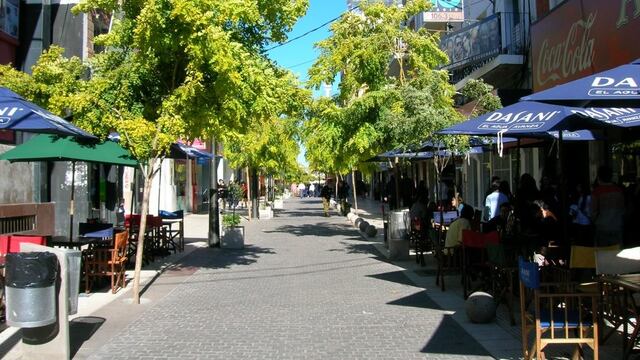 Desde este lunes no regirá la obligación del número de DNI para las compras, y se permitirán las celebraciones religiosas con algunas restricciones. Gentileza ANSL