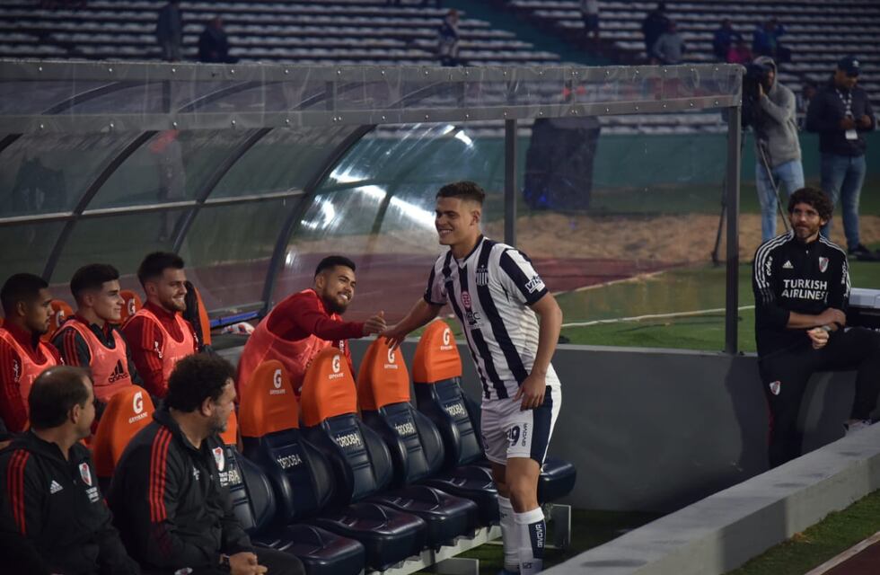 Federico Girotti con una contractura, parte de la rotación que se viene en Talleres