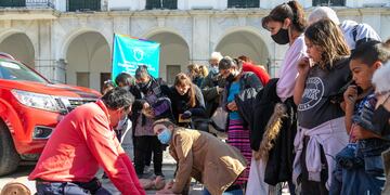 Cursos y talleres gratuitos de la Municipalidad de Córdoba para reanimación cardiopulmonar (RCP) y primeros socorros urbanos.