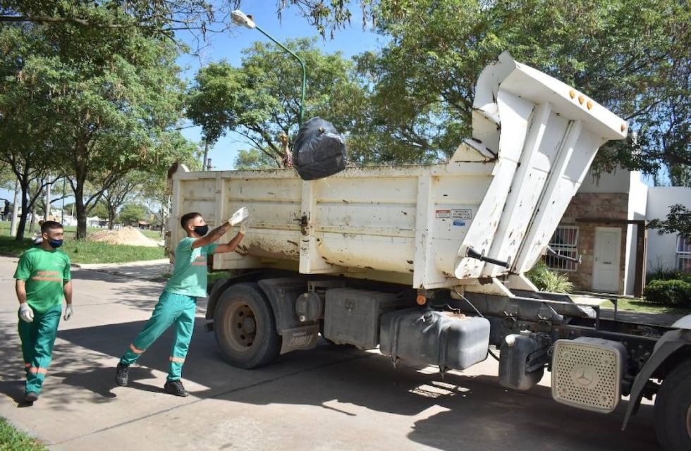 El servicio de recolección de residuos de patio continúa por el sector 3