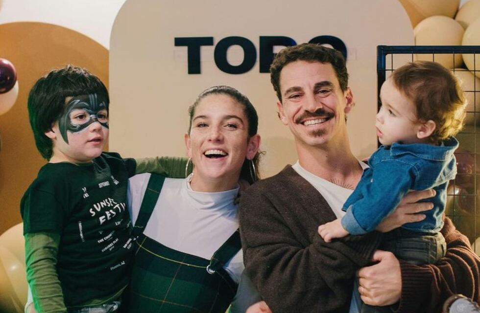 Debate en las redes por el cumpleaños “saludable” del hijo de Juana Repetto: hubo choclo y tomates cherry