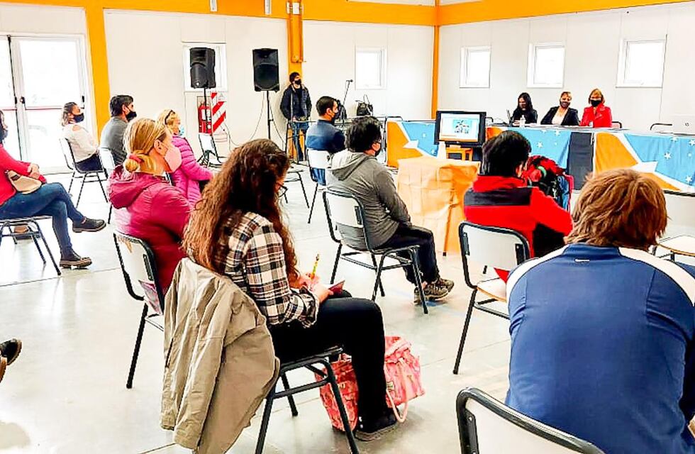 Jornada de capacitación a comerciantes de Tolhuin sobre normativas vigentes