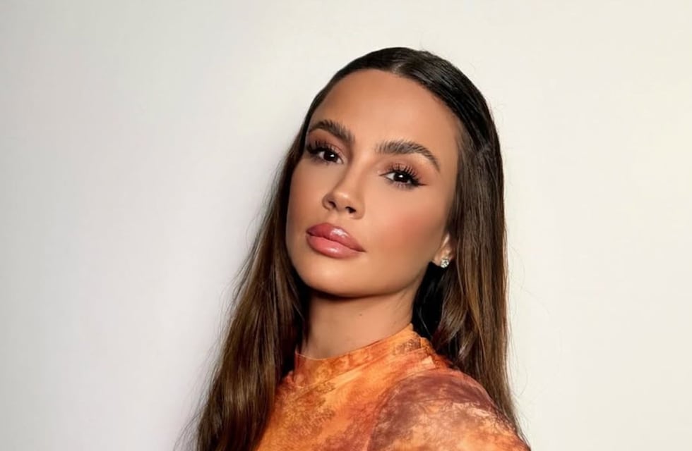 Celeste Cid se sumó a la tendencia de la temporada con un vestido color verde al estilo de los años 60