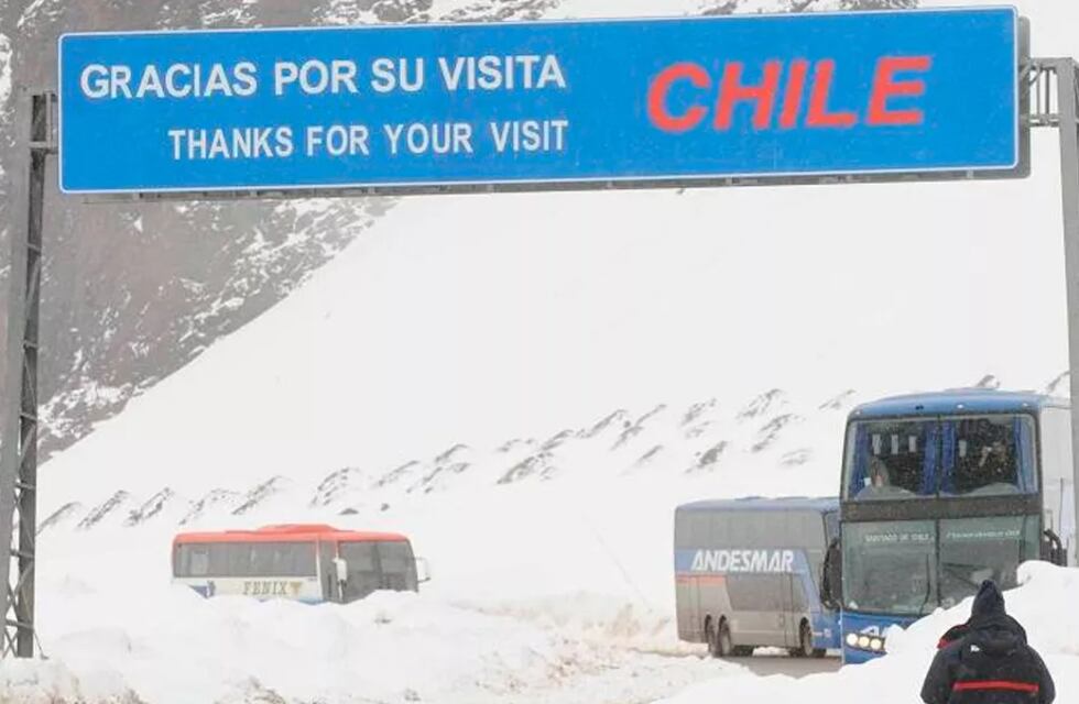 Varados por la nieve: argentinos están en la aduana de Chile y piden ayuda urgente