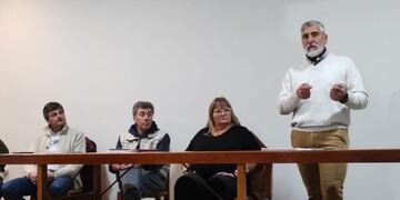 Matías Fhürer y su equipo trabajan en sus propuestas