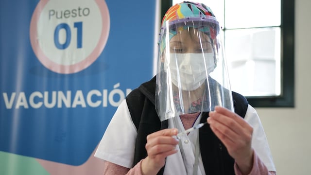 Este jueves esperan llegar al millón de personas vacunadas con la primera dosis.