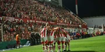 Facundo Suárez, delantero de Instituto, marcó el 2-0 parcial de la Gloria ante Atlético Tucumán por la Copa de la Liga en el Monumental de Alta Córdoba. (Javier Ferreyra / La Voz)