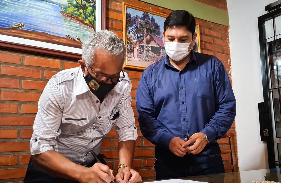 El IFAI entregó insumos en El Alcázar y firmó un convenio colaboración con la municipalidad