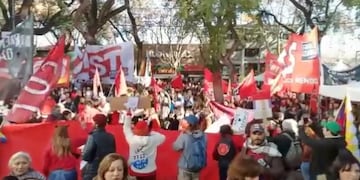 Suspendieron los actos de la Biblioteca San Martín en sus 200 aniversarios por la interrupción de una manifestación.