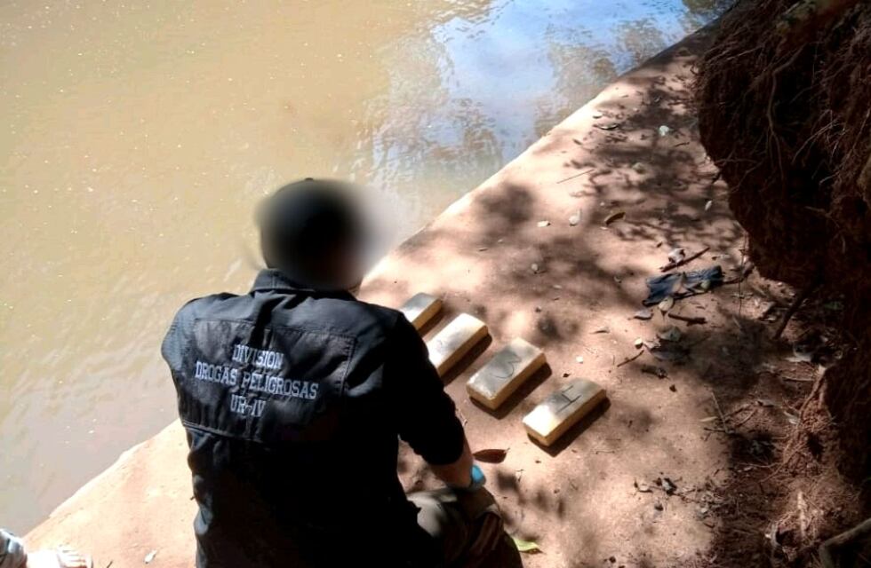 Abandonaron droga en cercanías al Arroyo Garuhapé