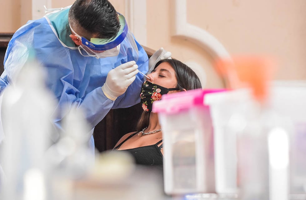 916 casos y una muerte por coronavirus este martes en San Luis