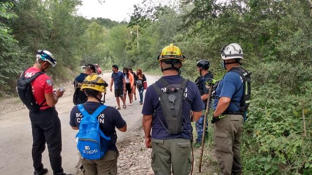 Continúa el operativo de búsqueda de Ivana Módica en La Falda. (Foto: Facebook / Bomberos Voluntarios Cosquín).