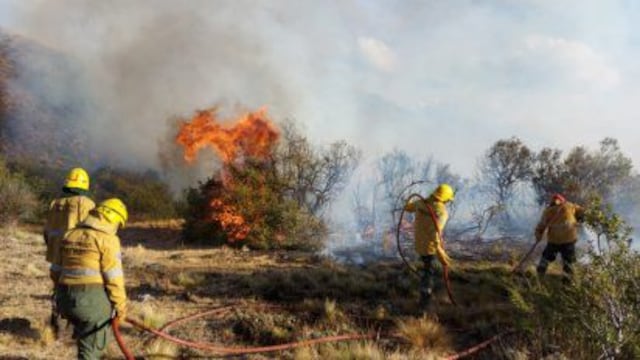 El fuego no da tregua en Chubut.