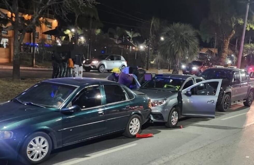 Choque en cadena en Carlos Paz: cuatro vehículos involucrados y dos heridos