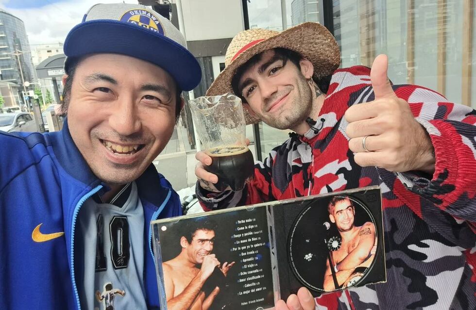 Ramiro Bueno cantó una canción de Rodrigo con un japonés y el video es furor