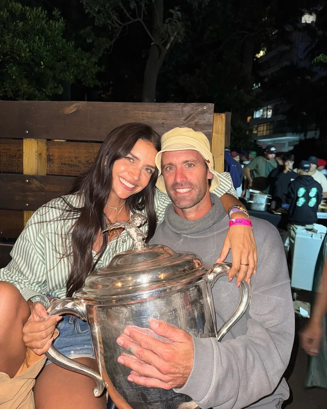Wanda, Zaira Nara, L-Gante y Pampita festejaron el triunfo de Facundo Pieres en el Abierto de Polo.